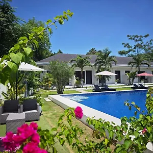 Ohana, Resort. Resort